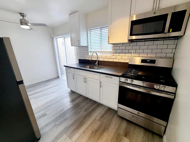 206 N Myers St #C — Photo 7