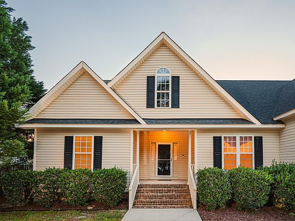 2nd image of 111 Allie Bell Ln