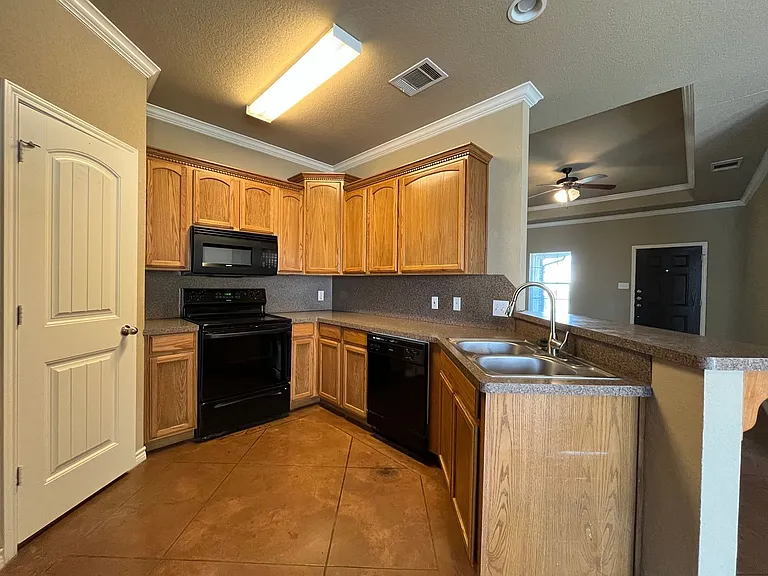 3016 Beauford St — Photo 10