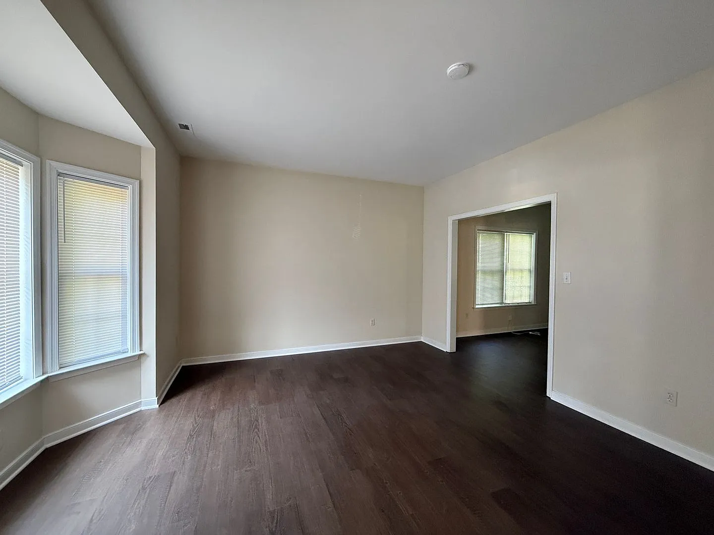 Spacious 4 Bedroom 2.5 Bath Home In Glen Allen — Photo 2