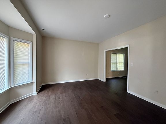 2nd image of 10629 Sherwin Pl