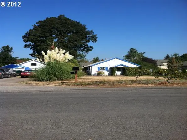 8831 SE Manfield Ct, Clackamas, OR 97015