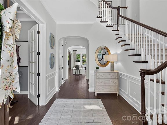 4th image of 971 Castlewatch Dr