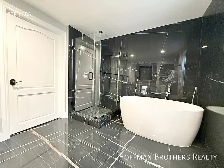 1135 Rexford Dr #102 — Photo 2