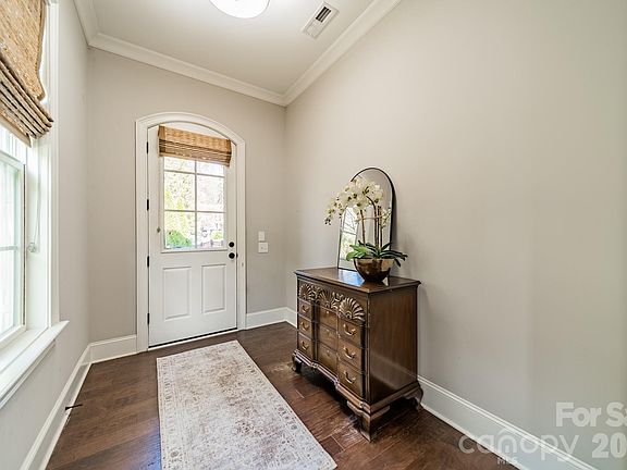 4th image of 131 Boyce Rd