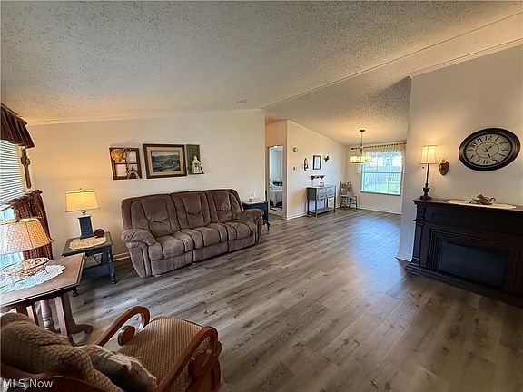 3rd image of 812 Logan Ave