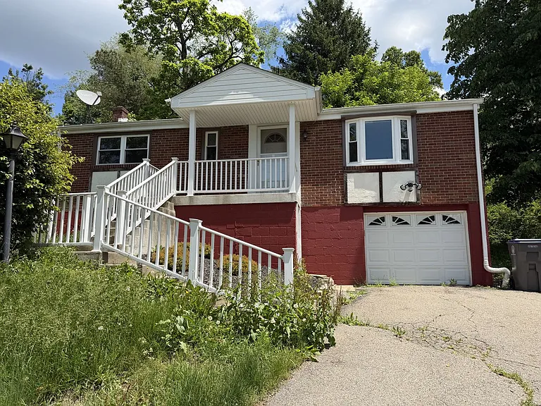 1016 Old Washington Rd — Photo 1