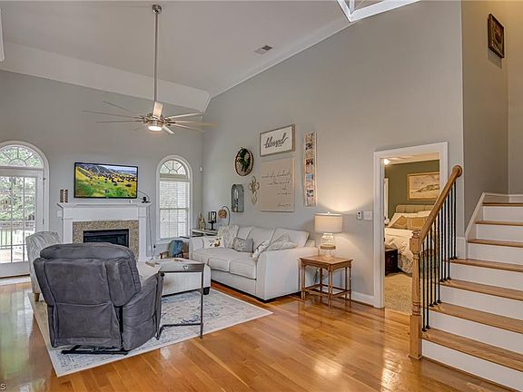 4th image of 5099 Oak Garden Dr