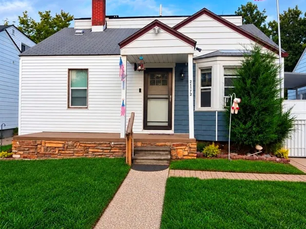 21172 Dexter Blvd, Warren, MI 48089