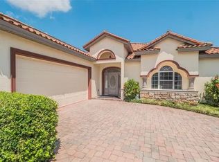 30442 Island Club Dr, Tavares, FL 32778