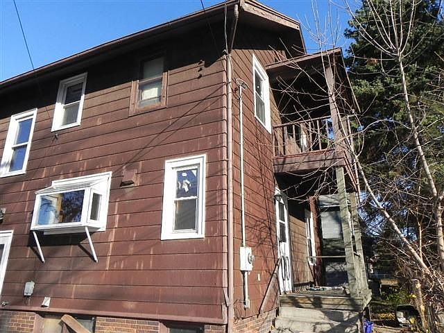 2nd image of 817 15th Ave