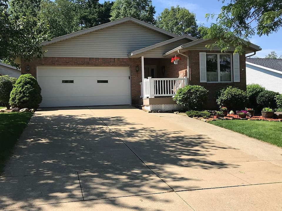 1st image of 2715 Eastwood Dr