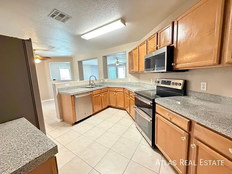 1925 S McConnell Dr — Photo 26