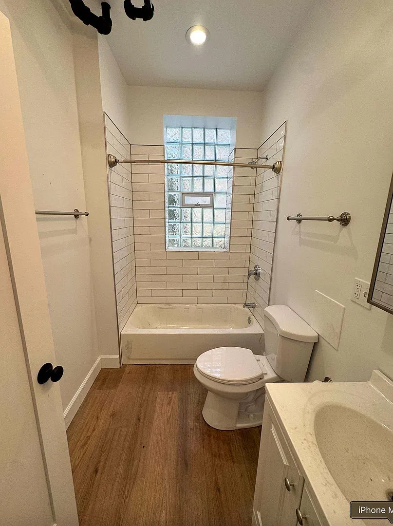 1 bed, 1.0 bath, $1,650 — Photo 3