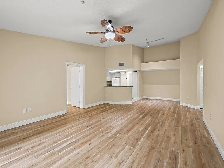 1100 Crestwood Ct S #S-1109 — Photo 7