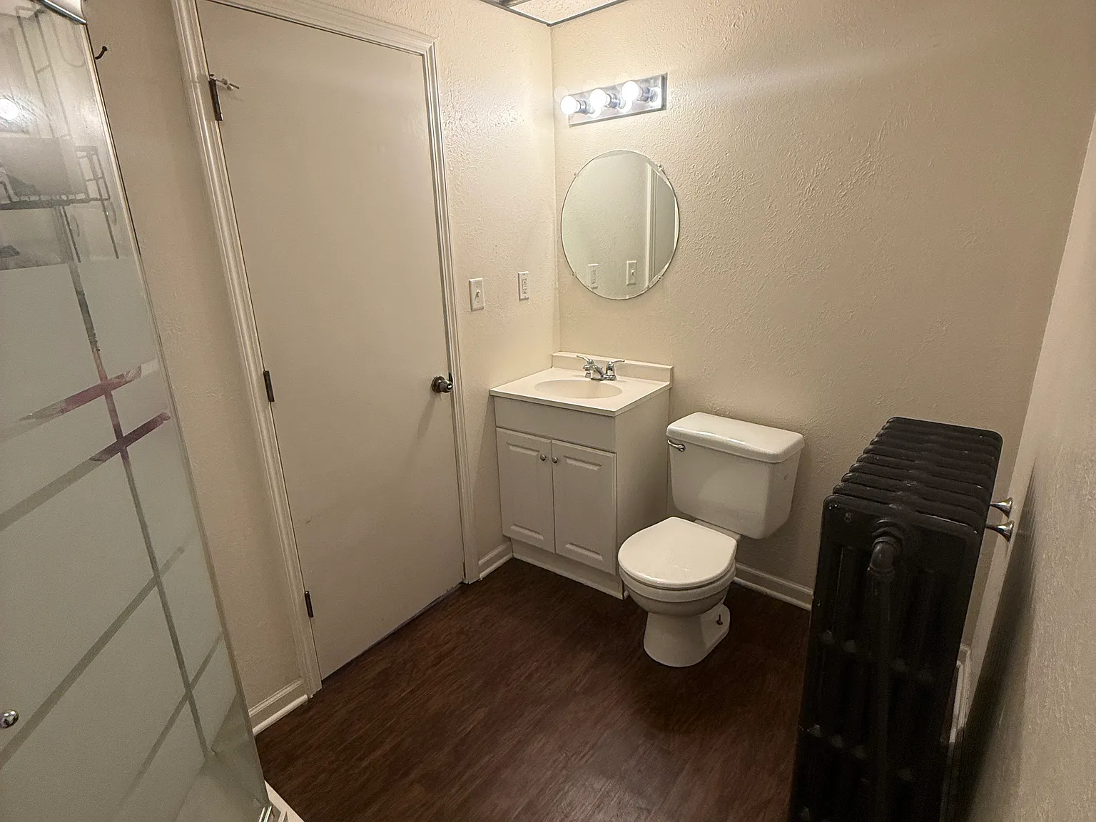 807 Young — Photo 3