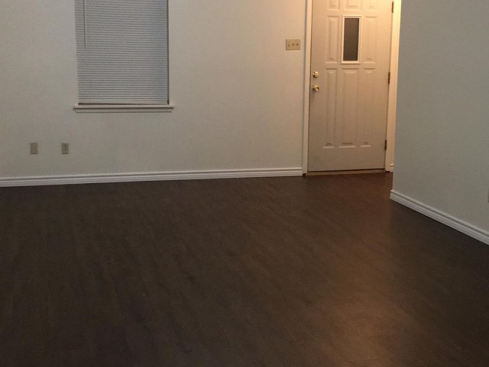 1st image of 1002 N Wells St