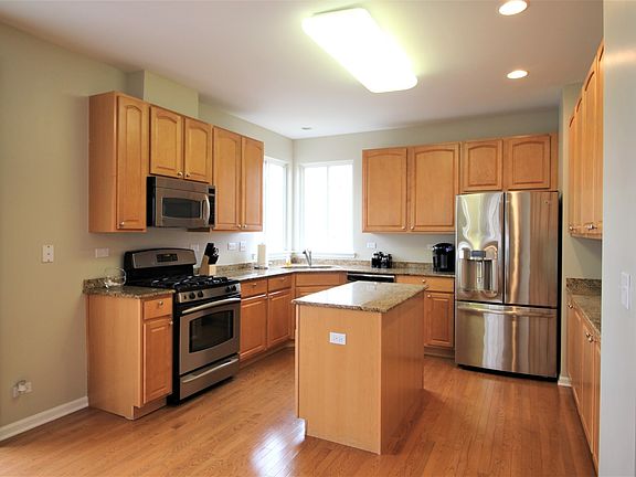 5th image of 991 S Arlington Dr