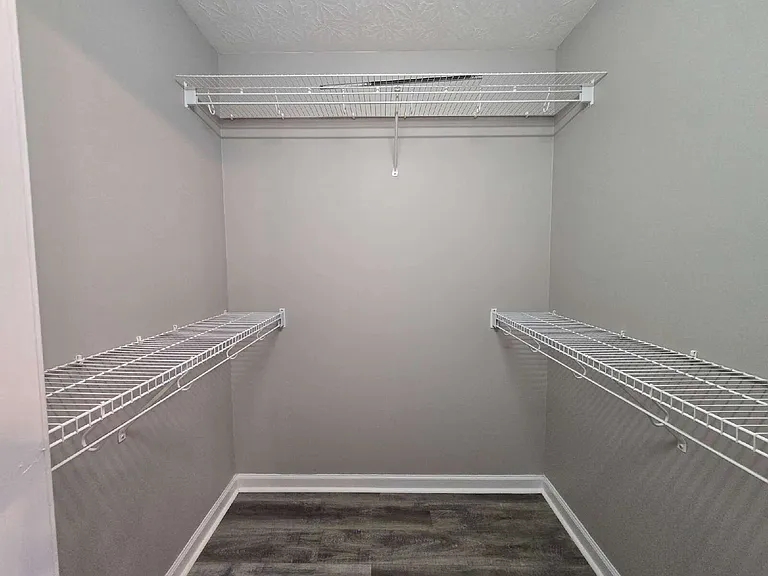 460 Caney Ln — Photo 13