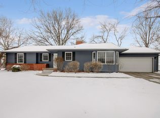 114 W Hillcrest Dr, Indianola, IA 50125