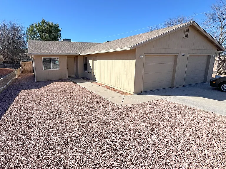 4203 E Commercial Way #B — Photo 1