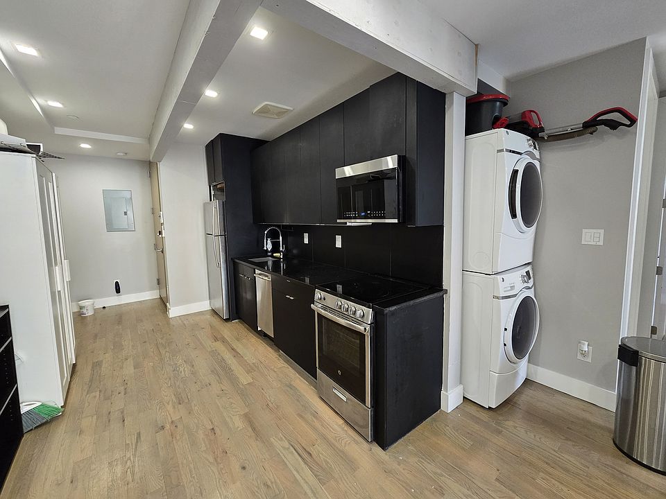 1st image of 615 E 17th St #5J