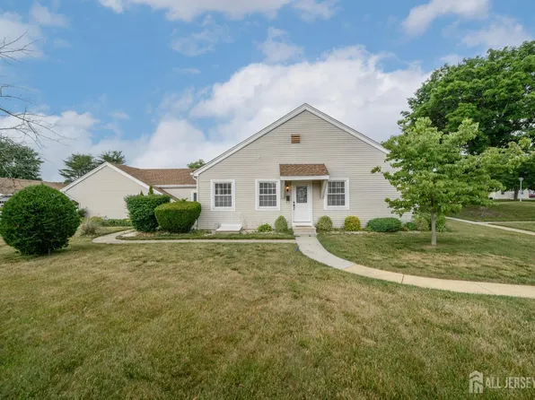 41 E Piazza, Freehold, NJ 07728