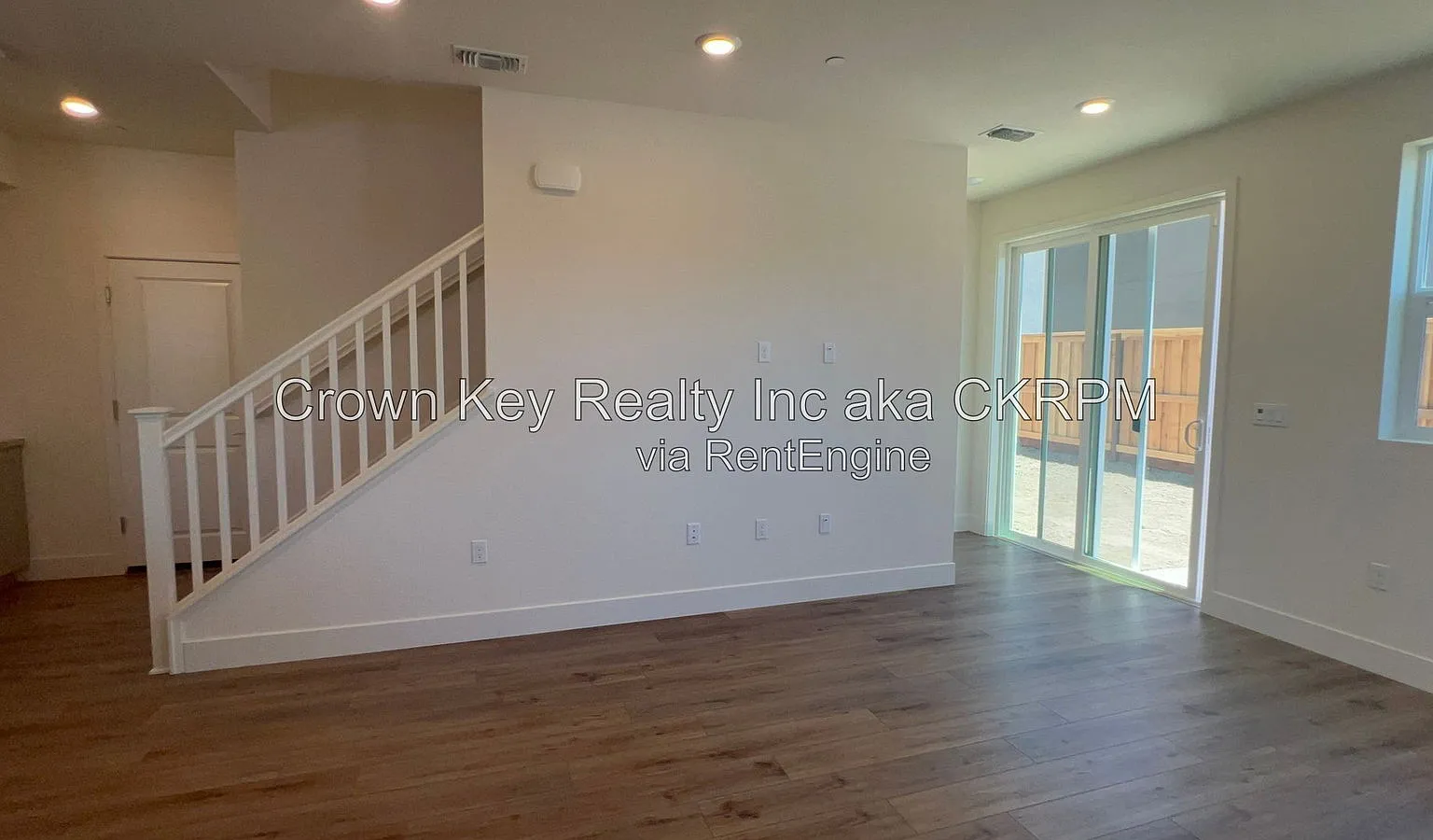 3 bed, 2.5 bath, 1578 sqft, $3,100 — Photo 2