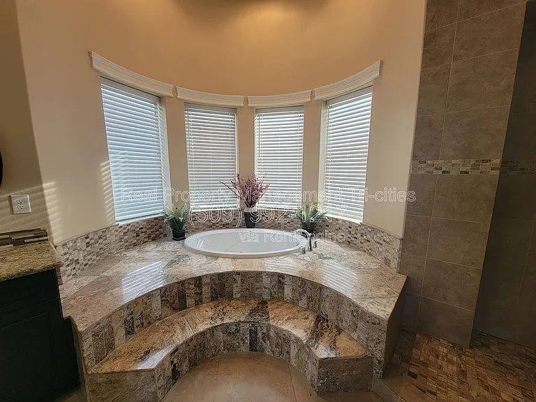 2348 W 49th Ave — Photo 7