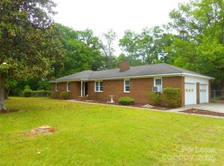 733 Catawba Cir N, Matthews, NC 28104