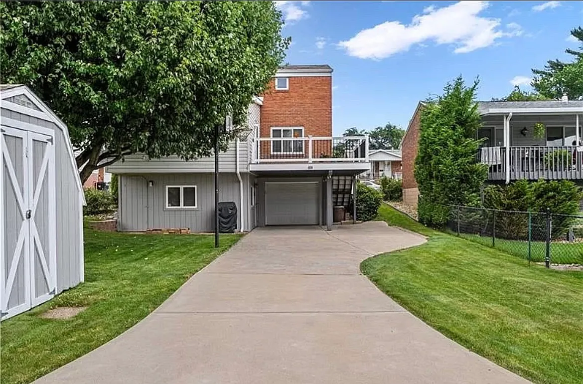 1308 Chaplin St — Photo 3