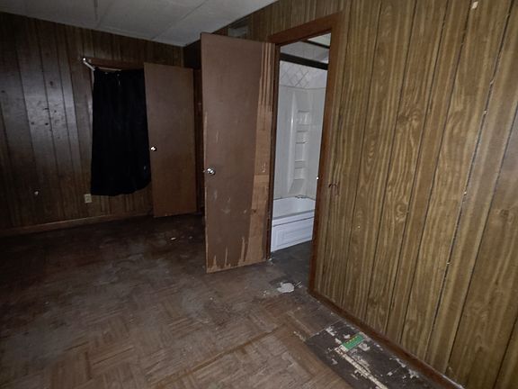 5th image of 2448 E Wood St