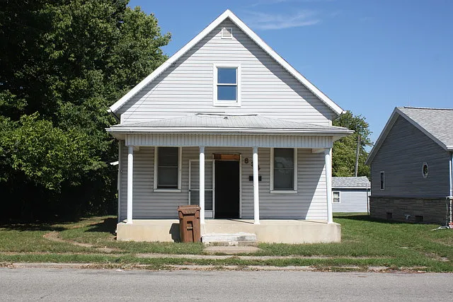 834 Biddle St photo 1
