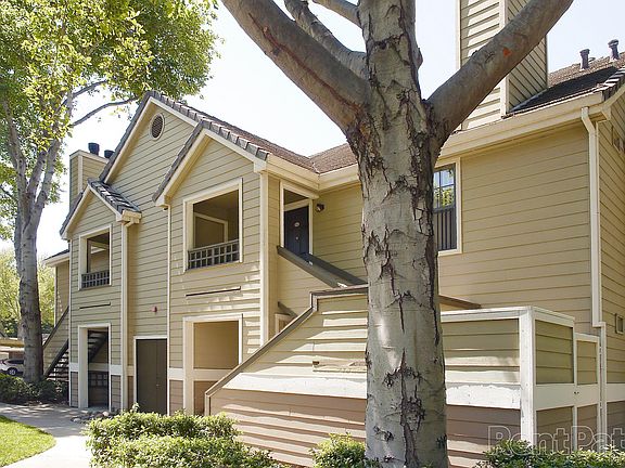 2nd image of 1090 Lake Front Dr APT 628