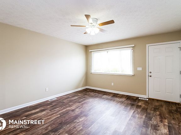 2nd image of 390 Hilltop Dr