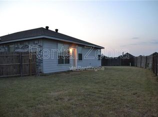 1121 McKavett Dr, Fort Worth, TX 76140
