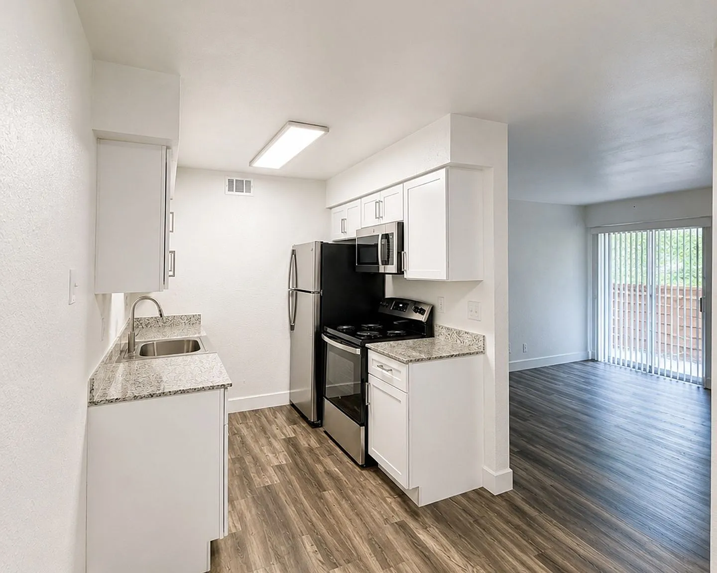Cedar Lane Apartments — Photo 3