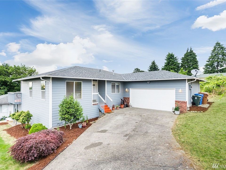 1st image of 3106 44th Ave NE