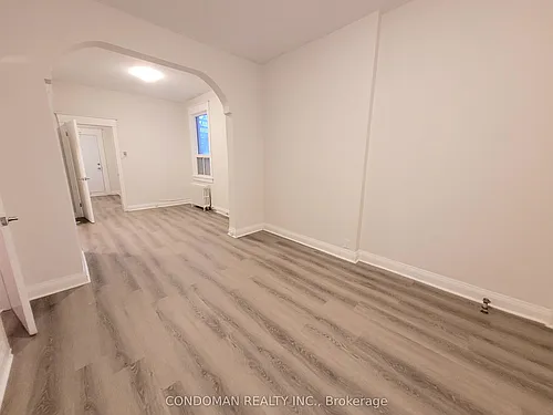 133 John St S #2 Photo 1