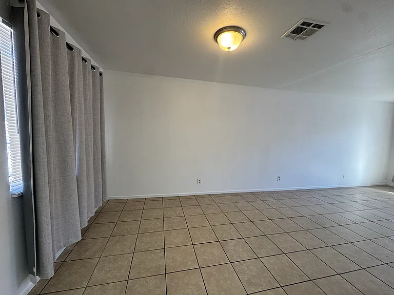 1539 Monte Vista Dr #C — Photo 13