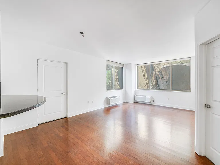 197 Gorge Rd #401 — Photo 5