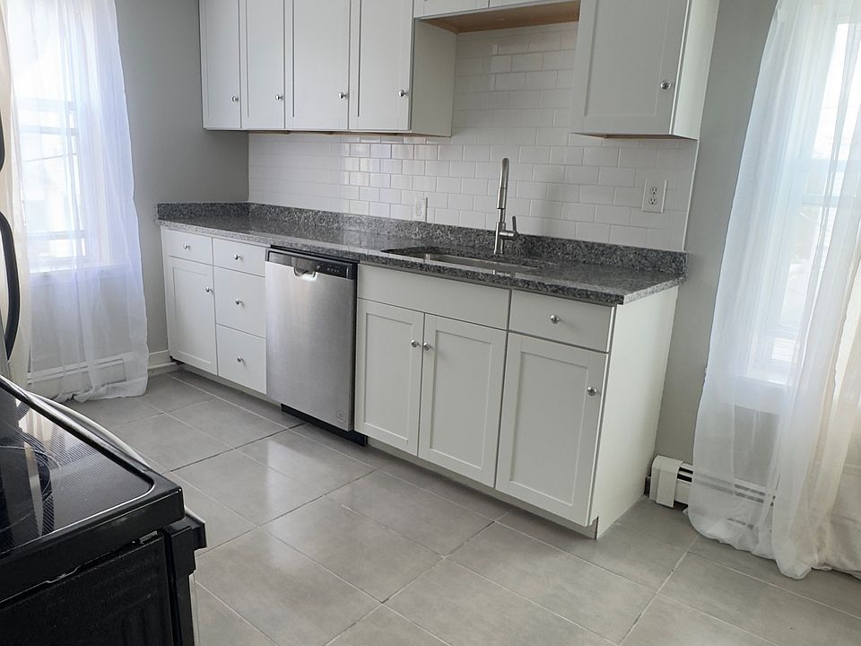 1st image of 431 Washington St