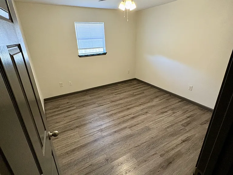 6255 Warren St #B — Photo 7