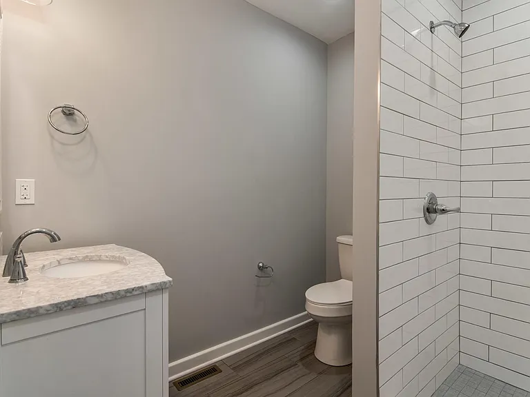 4139 Lloyd St — Photo 24