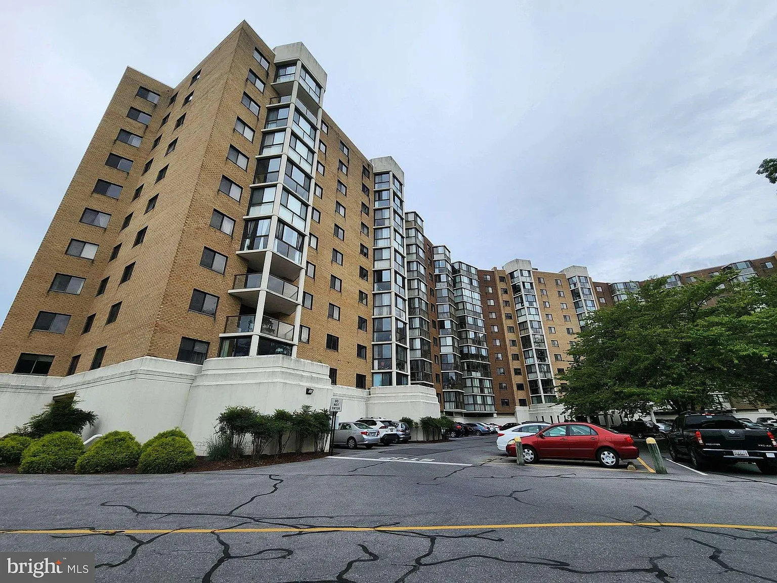 15101 Interlachen Dr #1-301 photo 1