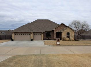 2009 Day Break Ln, Enid, OK 73703