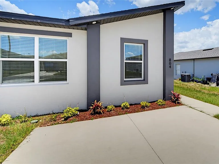 804 Colville Dr — Photo 2