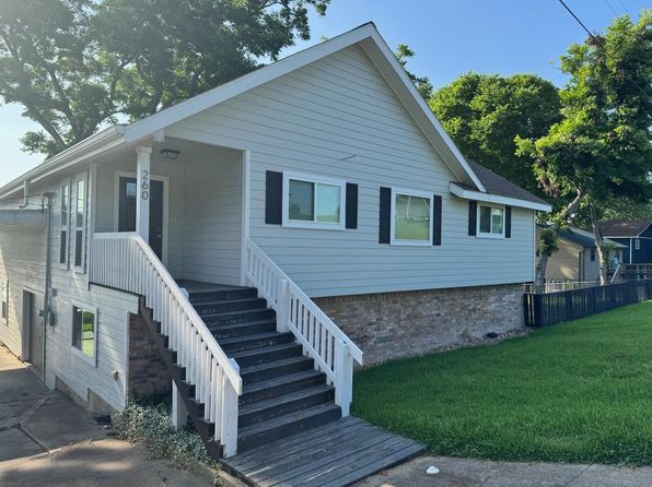 260 Shoreline Dr