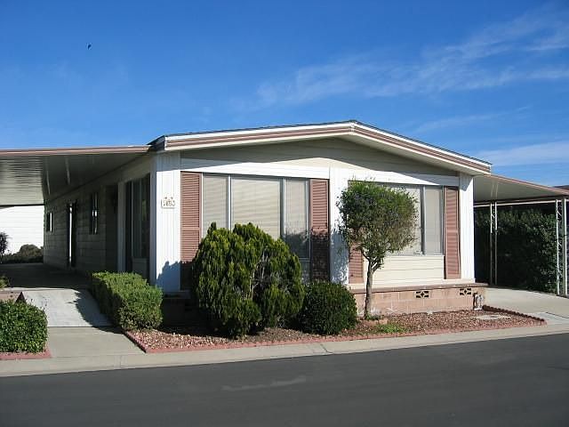1st image of 88 Poinsettia Gardens Dr