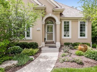 18 Lochbrook Ln, Inverness, IL 60010